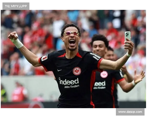 纽卡斯尔欲围绕法兰克福前锋埃基蒂克打造新阵容 纽卡斯尔欲围绕法兰克福前锋埃基蒂克打造新阵容